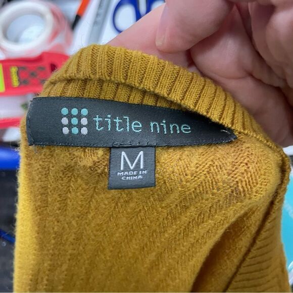 Title Nine V Neck Textured Extra Fine Merino Wool Sweater - Picture 8 of 9